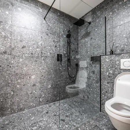 In Near Lift * 米耶德斯