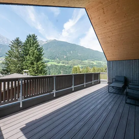 Apartment High-quality Maisonette Flat With Roof Terrace *